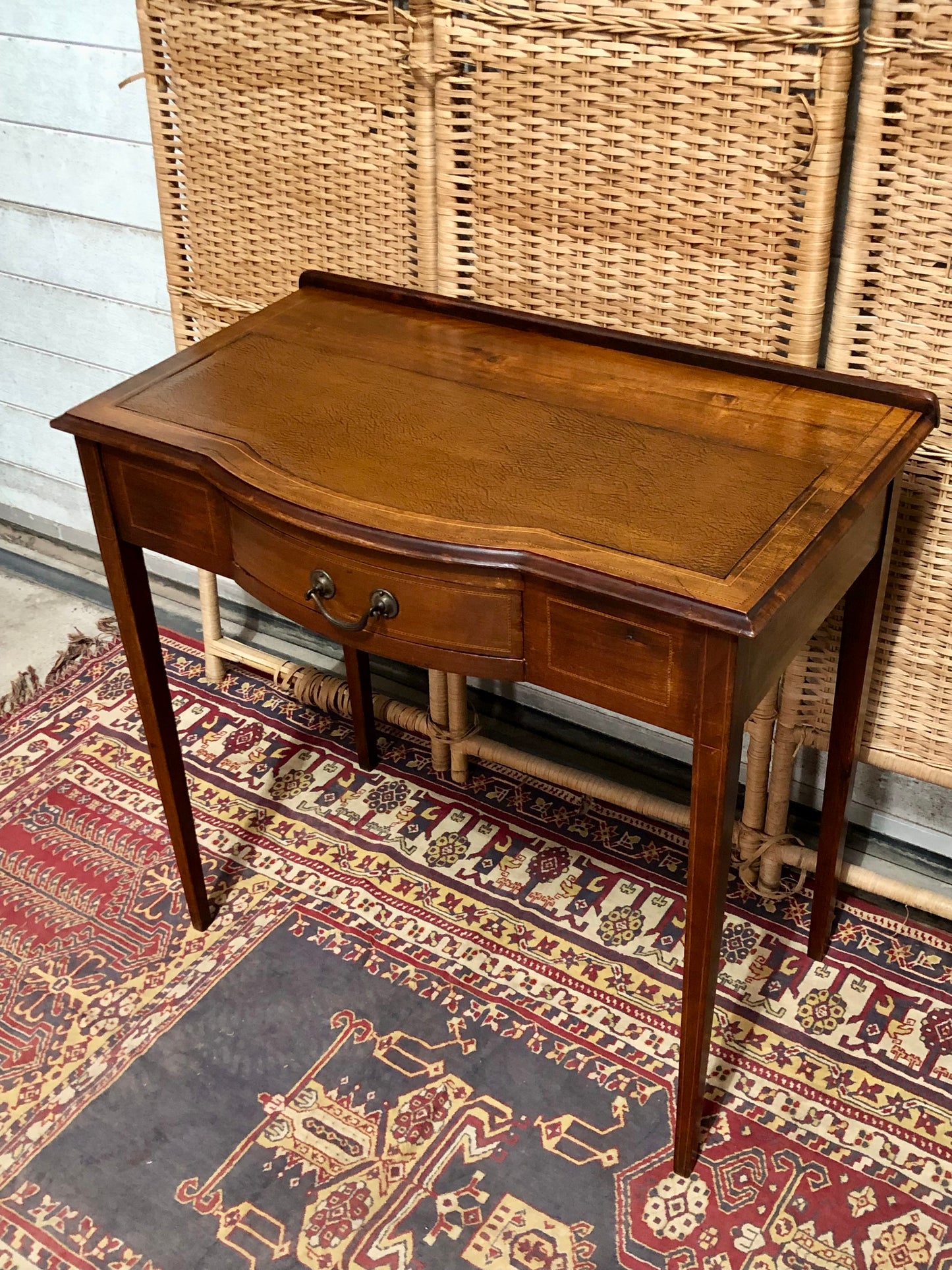 000640....Handsome Edwardian Mahogany Writing/Dressing Table