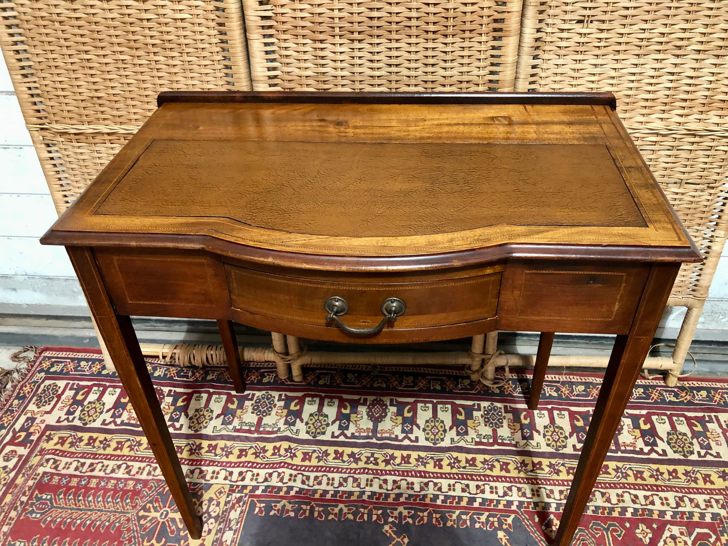 000640....Handsome Edwardian Mahogany Writing/Dressing Table