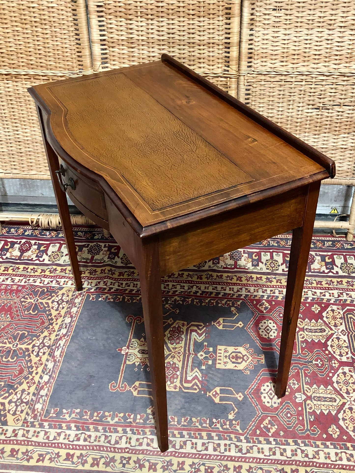 000640....Handsome Edwardian Mahogany Writing/Dressing Table