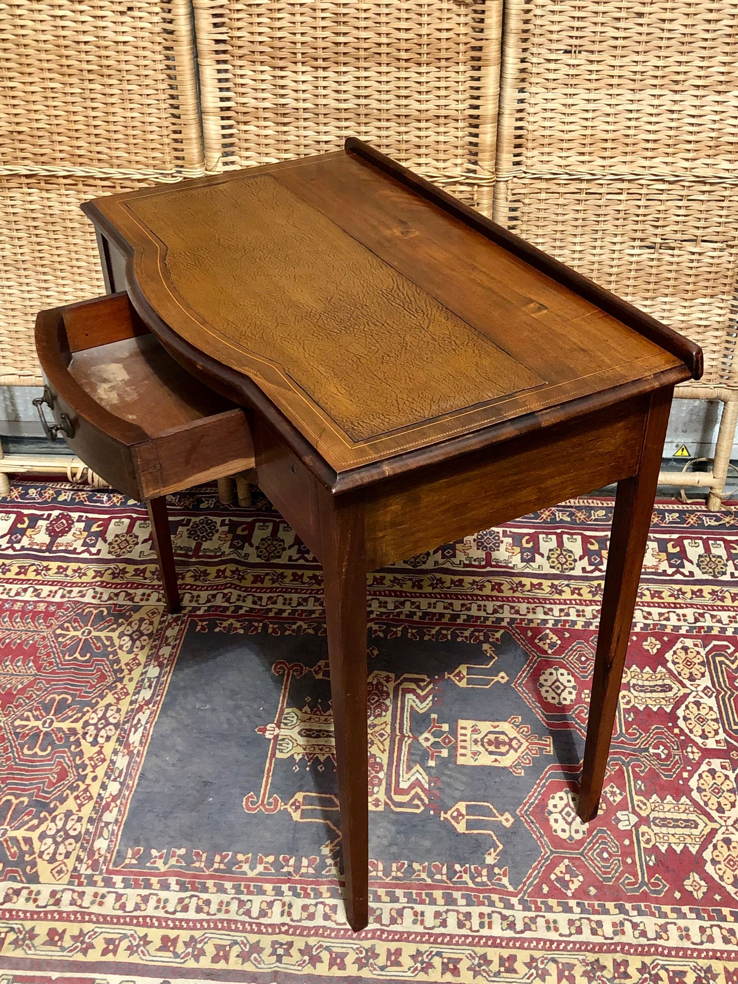 000640....Handsome Edwardian Mahogany Writing/Dressing Table