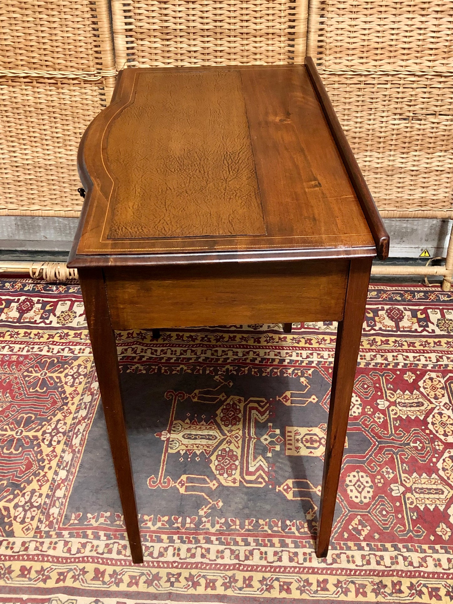 000640....Handsome Edwardian Mahogany Writing/Dressing Table