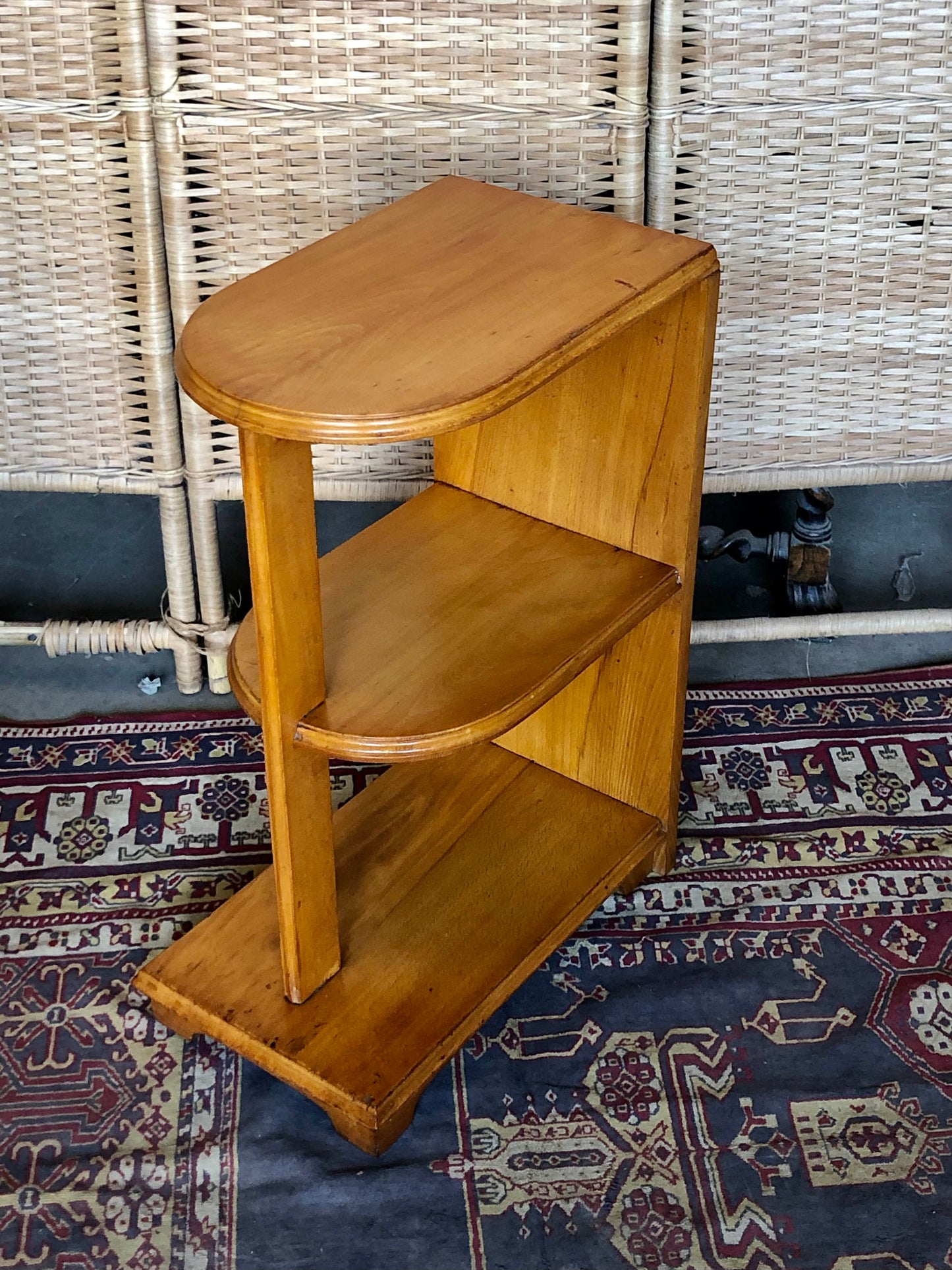000499....Handsome Art Deco Side Or Lamp Table