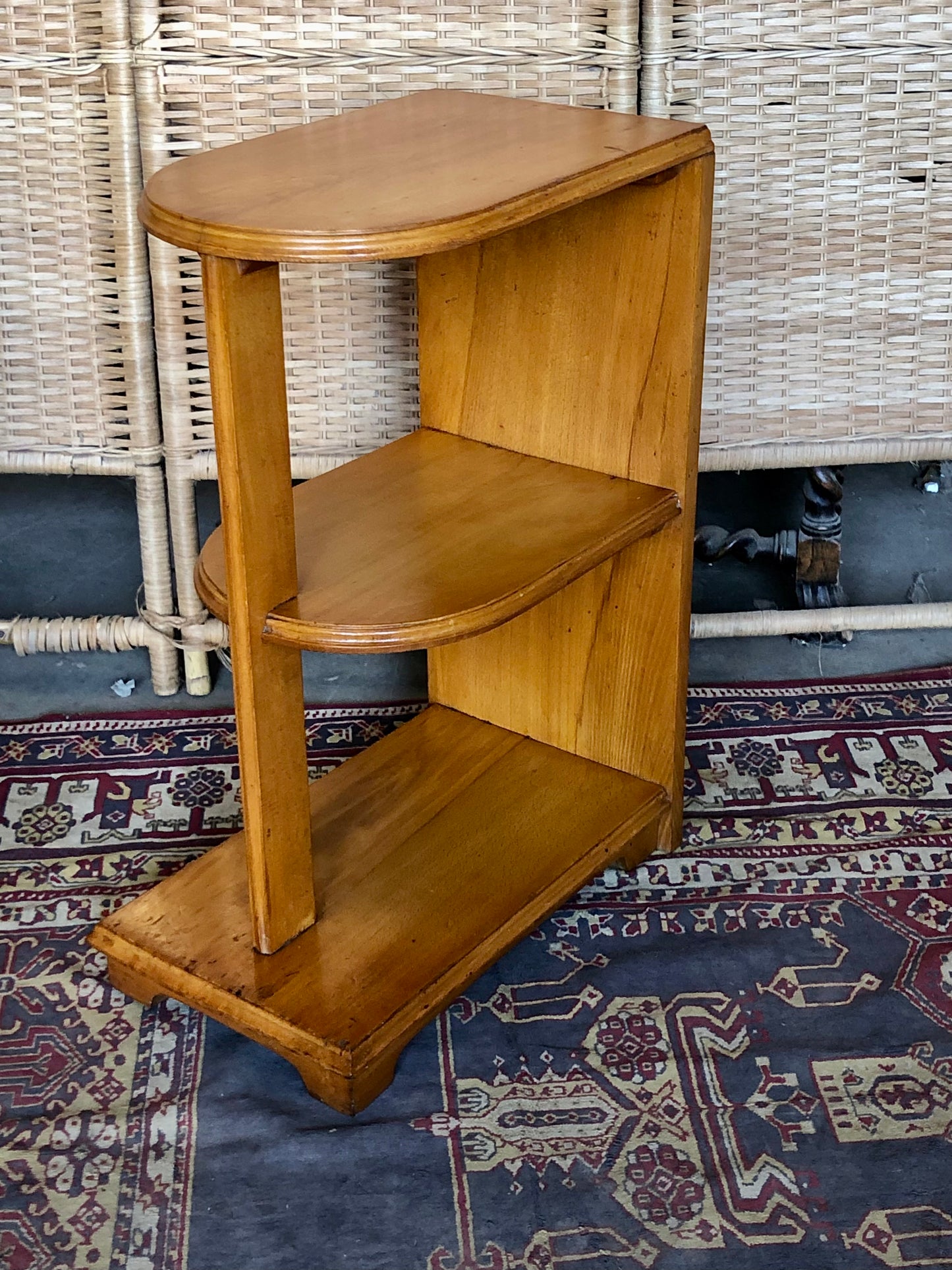 000499....Handsome Art Deco Side Or Lamp Table