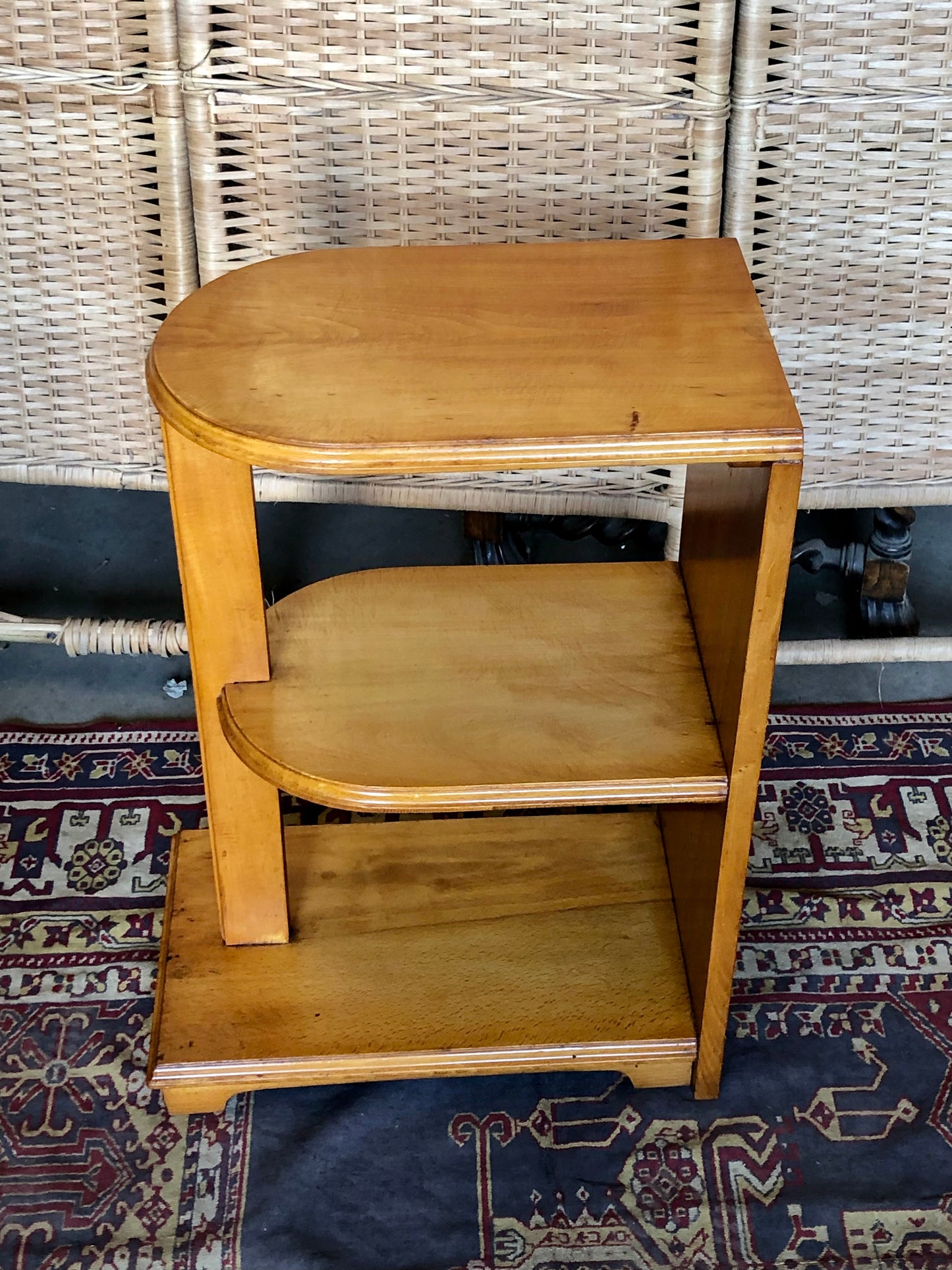 000499....Handsome Art Deco Side Or Lamp Table