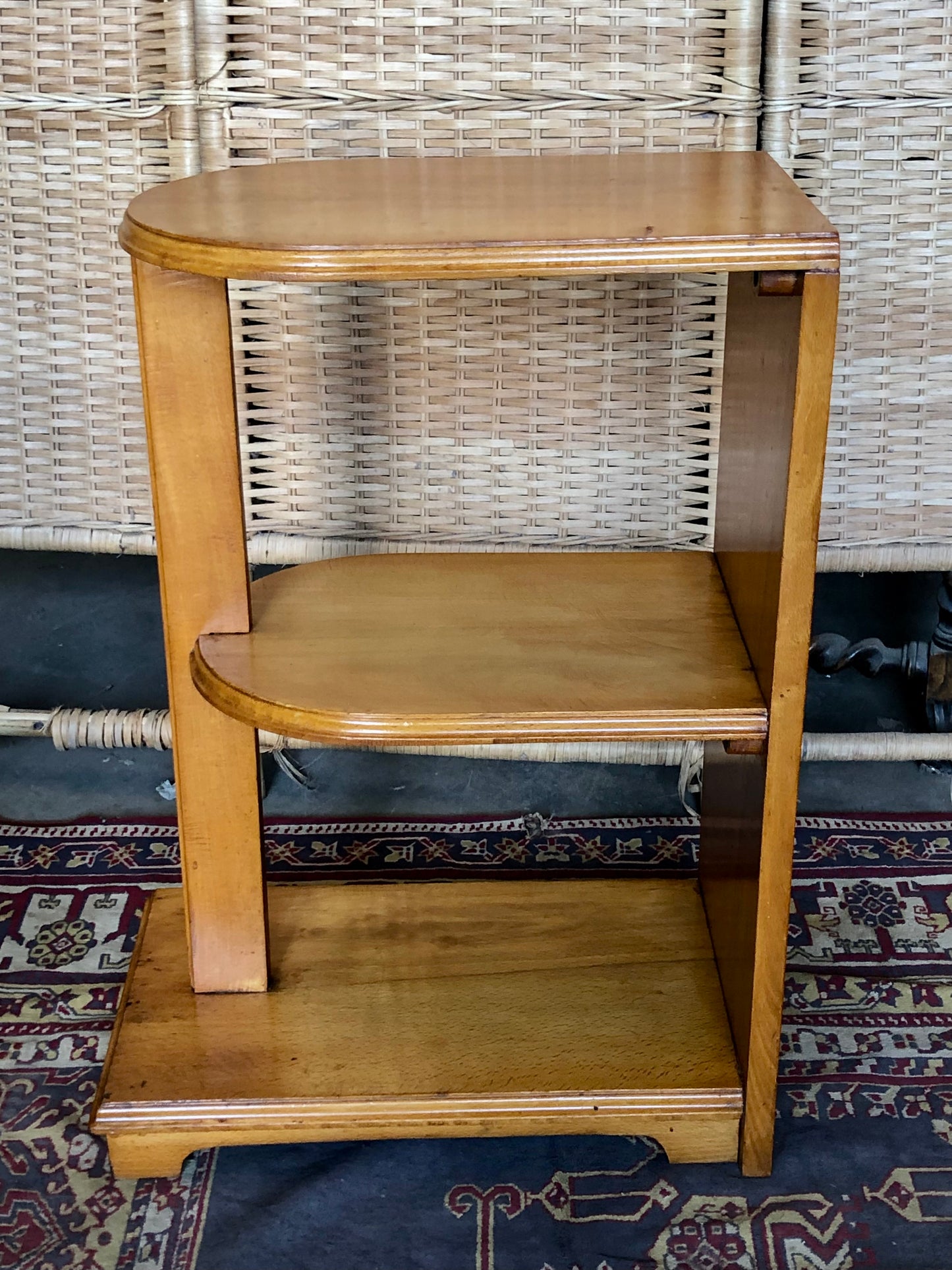 000499....Handsome Art Deco Side Or Lamp Table