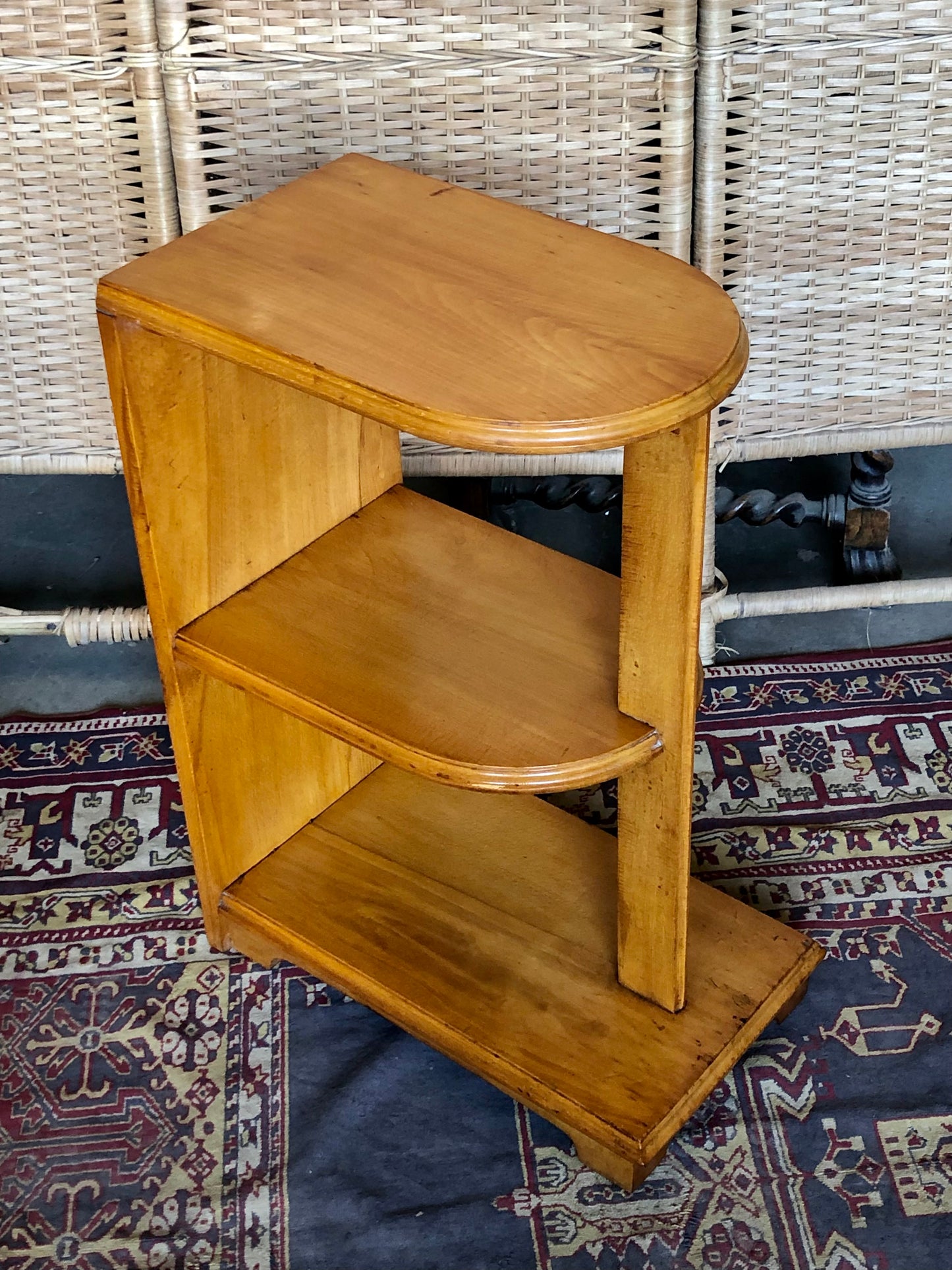 000499....Handsome Art Deco Side Or Lamp Table