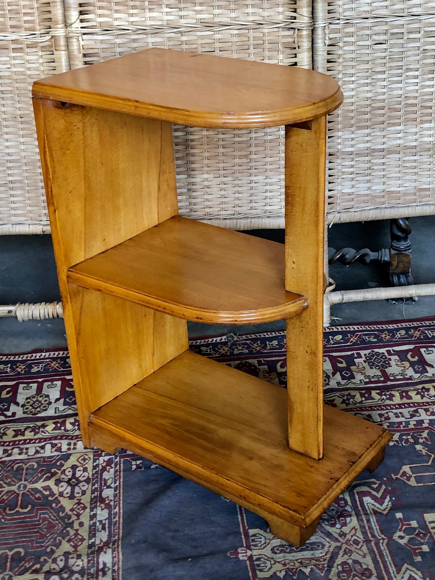 000499....Handsome Art Deco Side Or Lamp Table