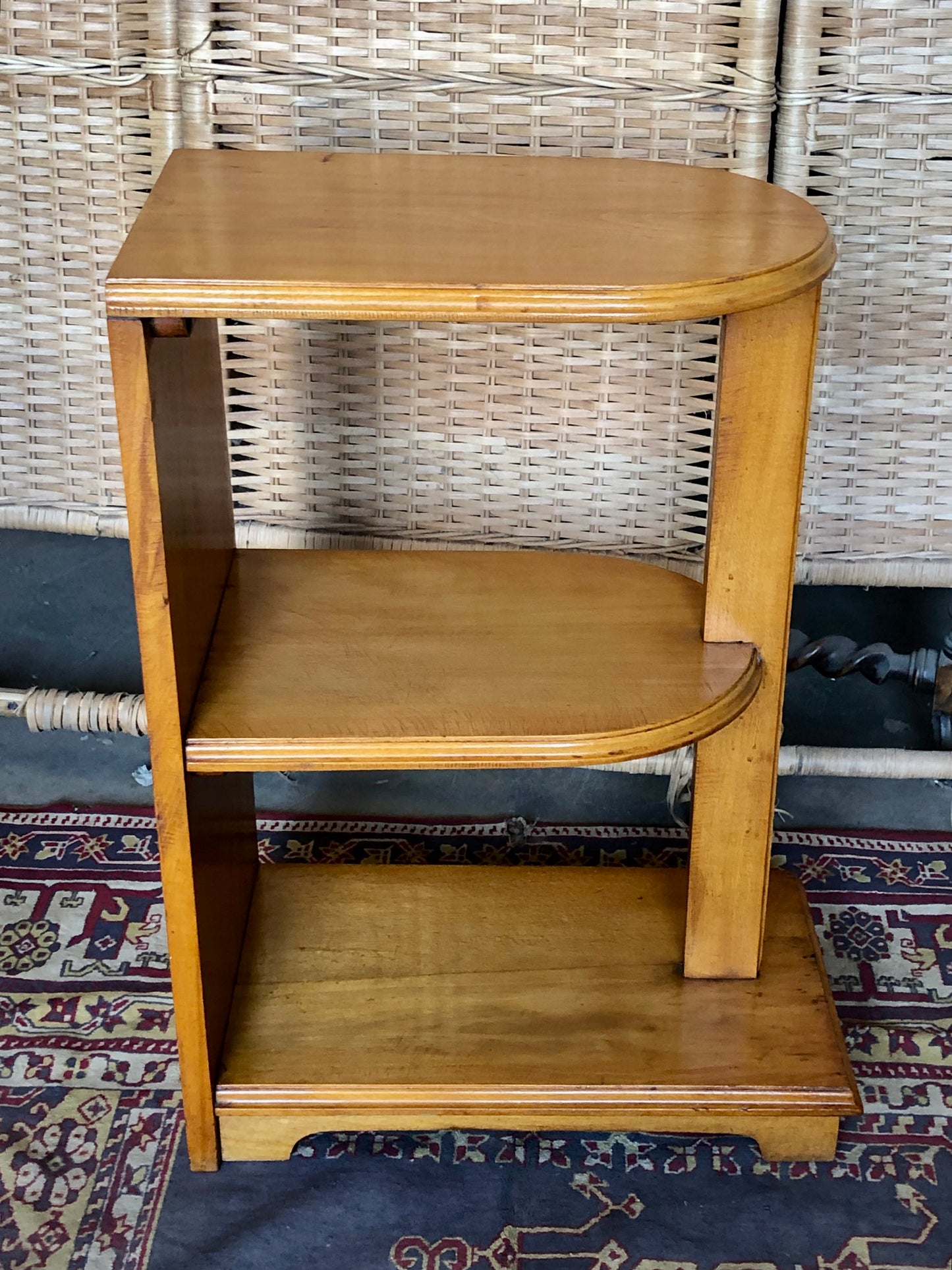 000499....Handsome Art Deco Side Or Lamp Table