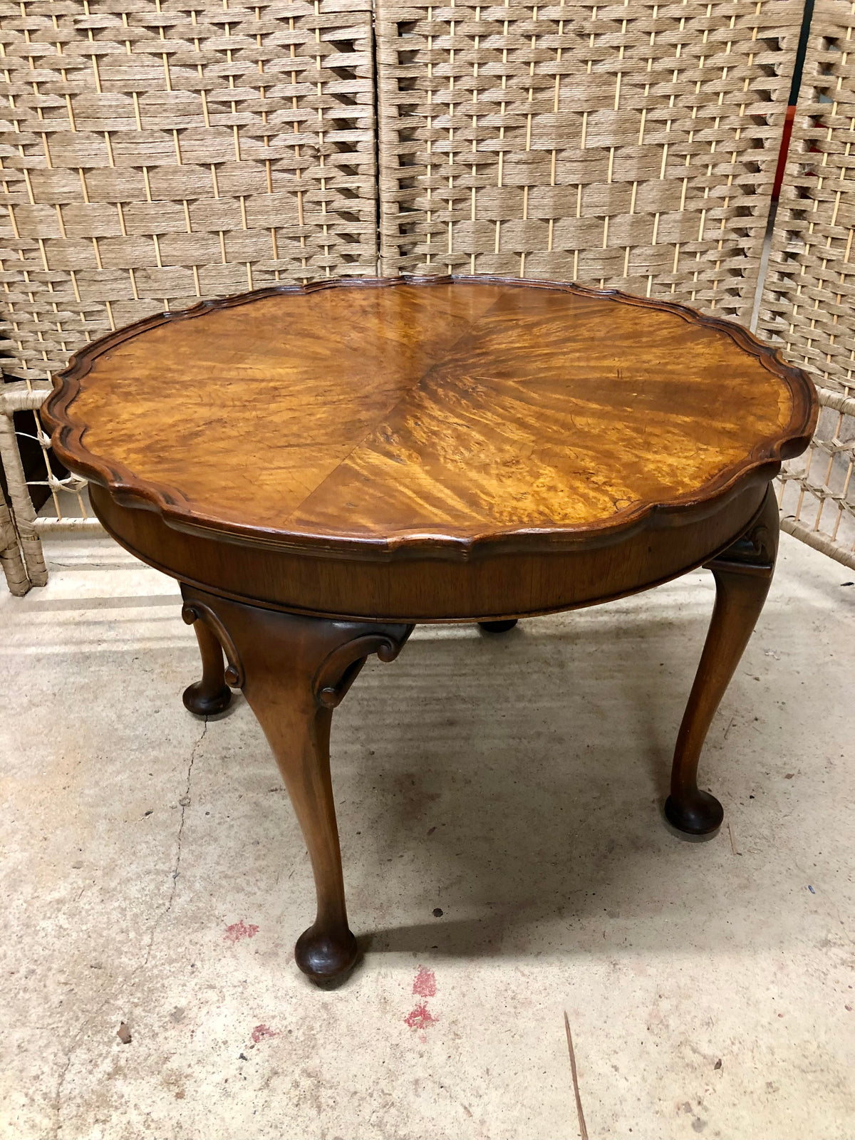 000495....Handsome Vintage Walnut Coffee Table