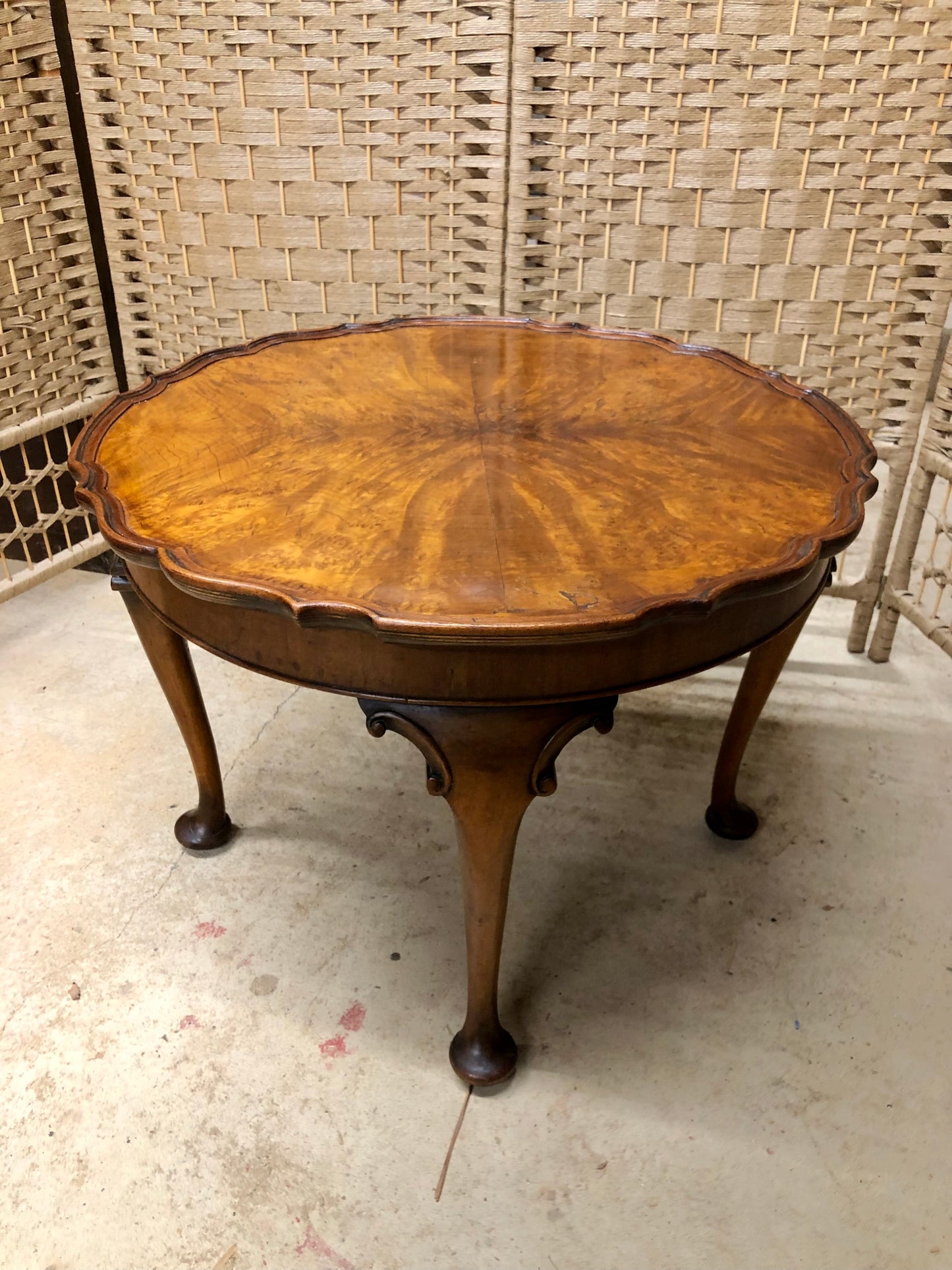 000495....Handsome Vintage Walnut Coffee Table
