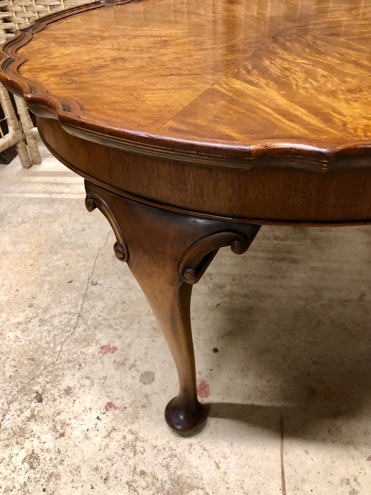 000495....Handsome Vintage Walnut Coffee Table