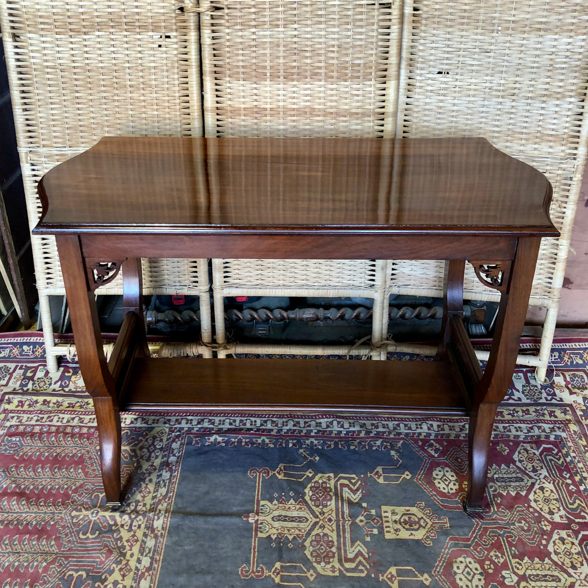 000492....Handsome Edwardian Walnut Hall Table
