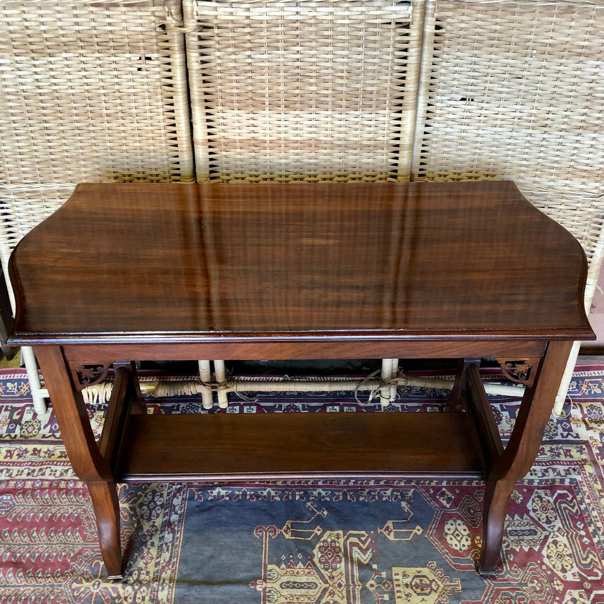 000492....Handsome Edwardian Walnut Hall Table