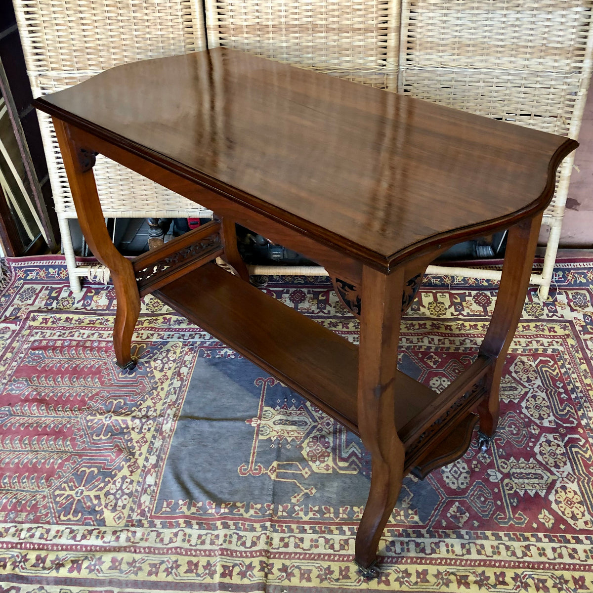 000492....Handsome Edwardian Walnut Hall Table