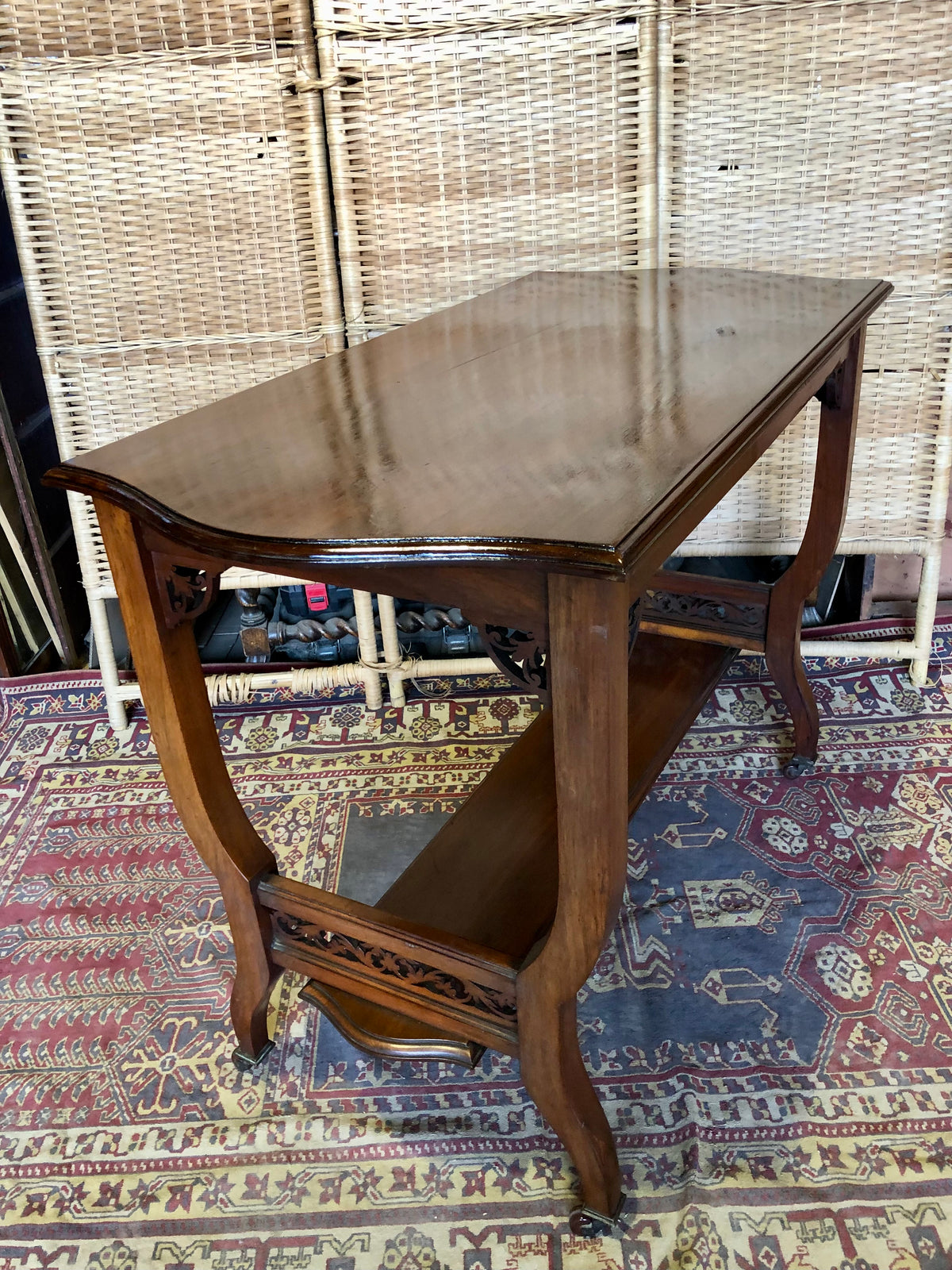 000492....Handsome Edwardian Walnut Hall Table