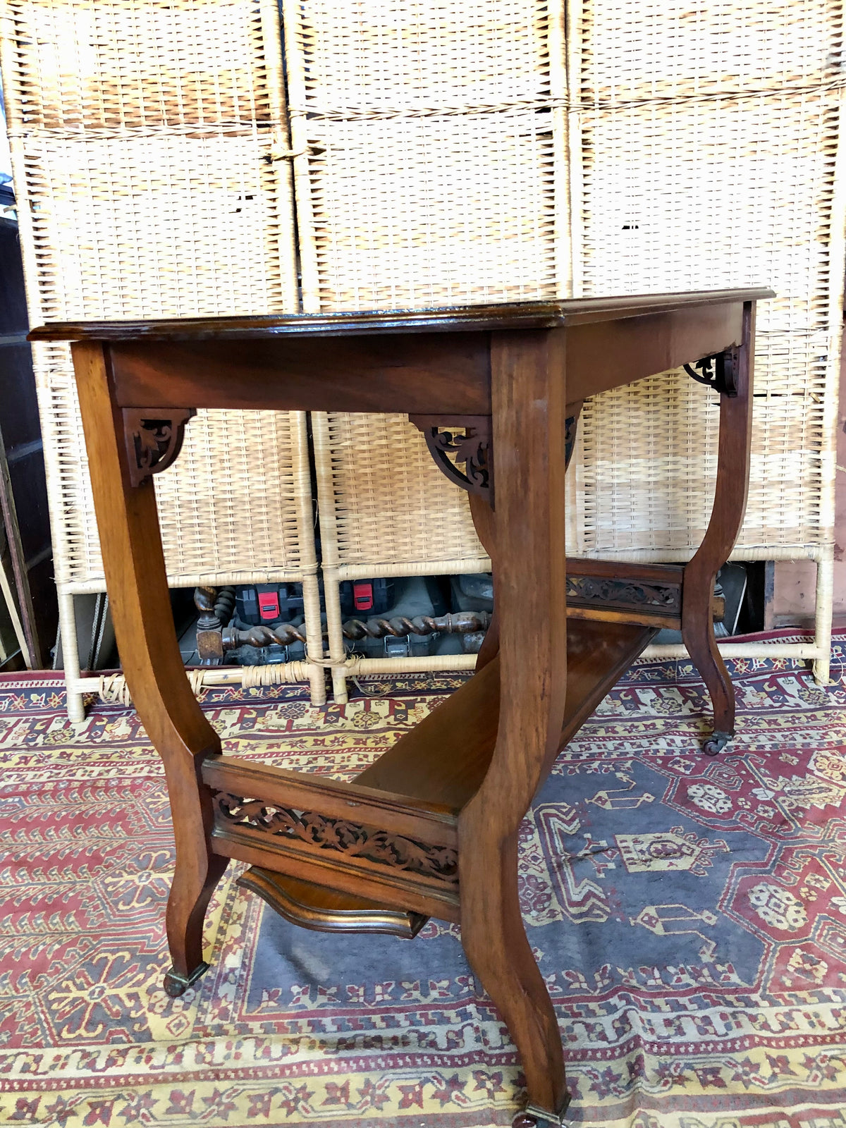 000492....Handsome Edwardian Walnut Hall Table