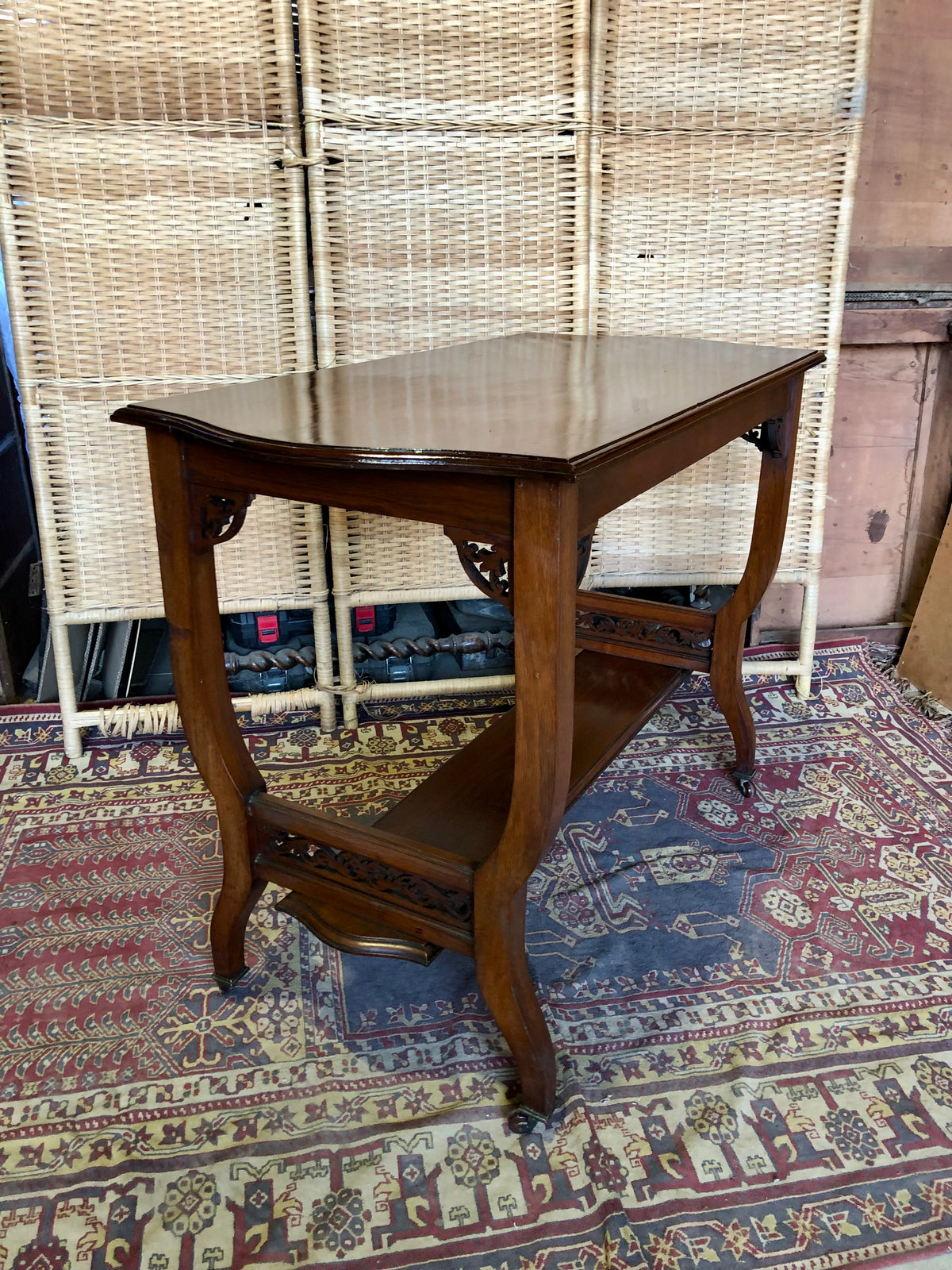 000492....Handsome Edwardian Walnut Hall Table