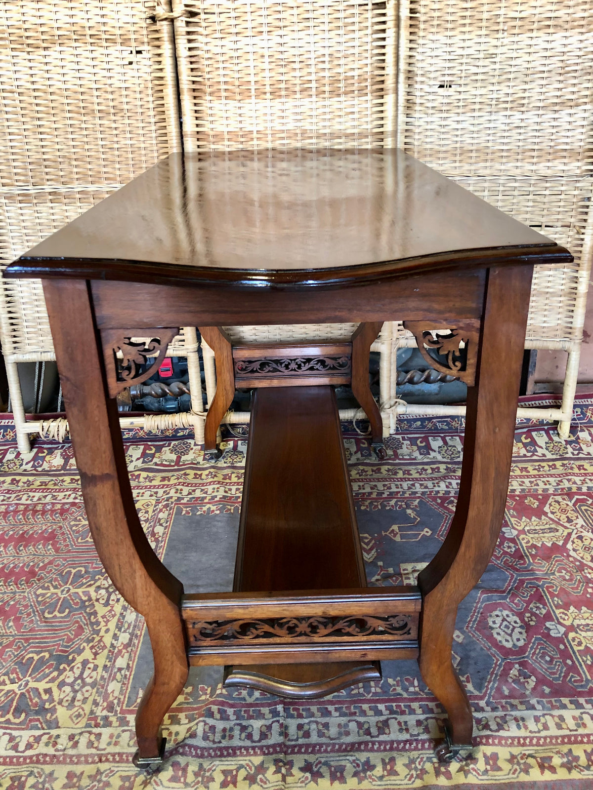 000492....Handsome Edwardian Walnut Hall Table