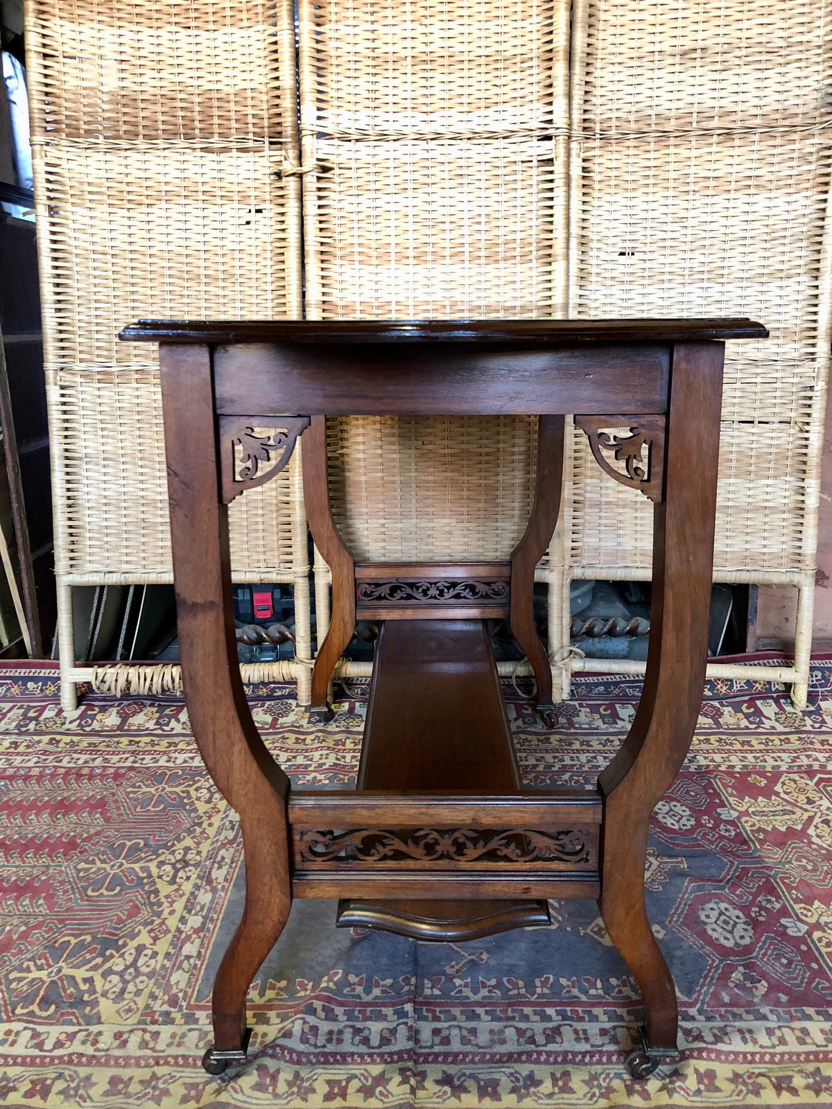 000492....Handsome Edwardian Walnut Hall Table