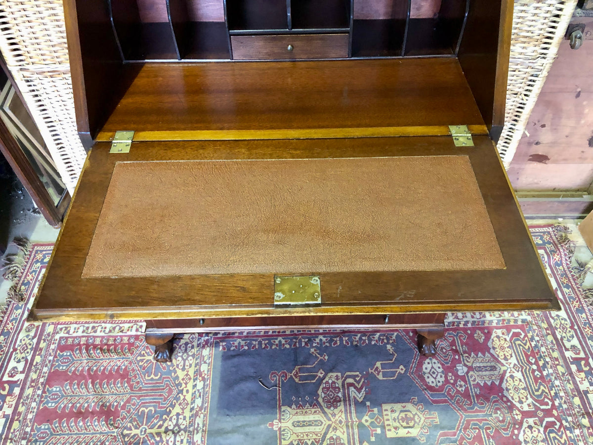 000487....Handsome Vintage Mahogany Bureau Or Writing Desk