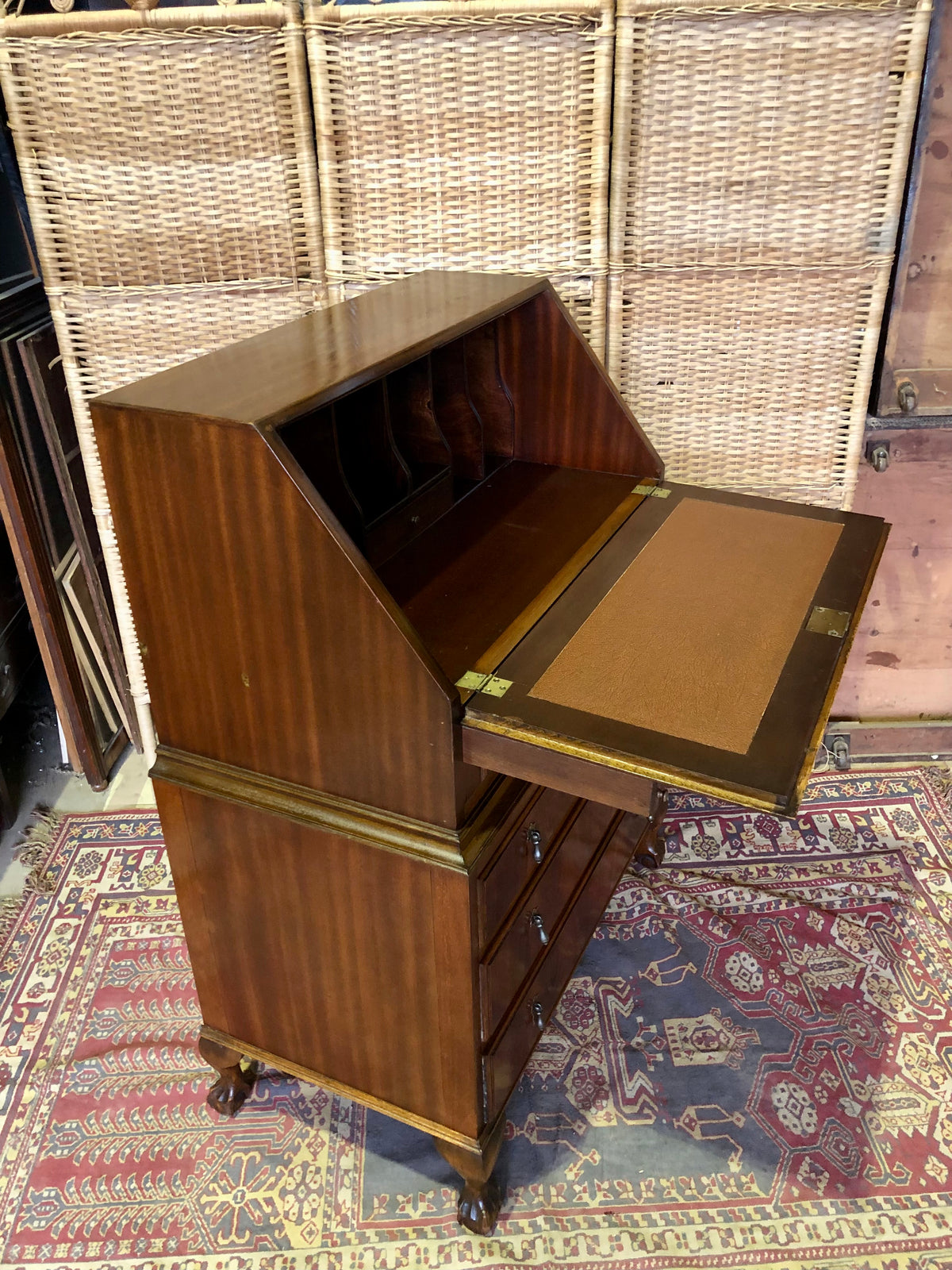 000487....Handsome Vintage Mahogany Bureau Or Writing Desk