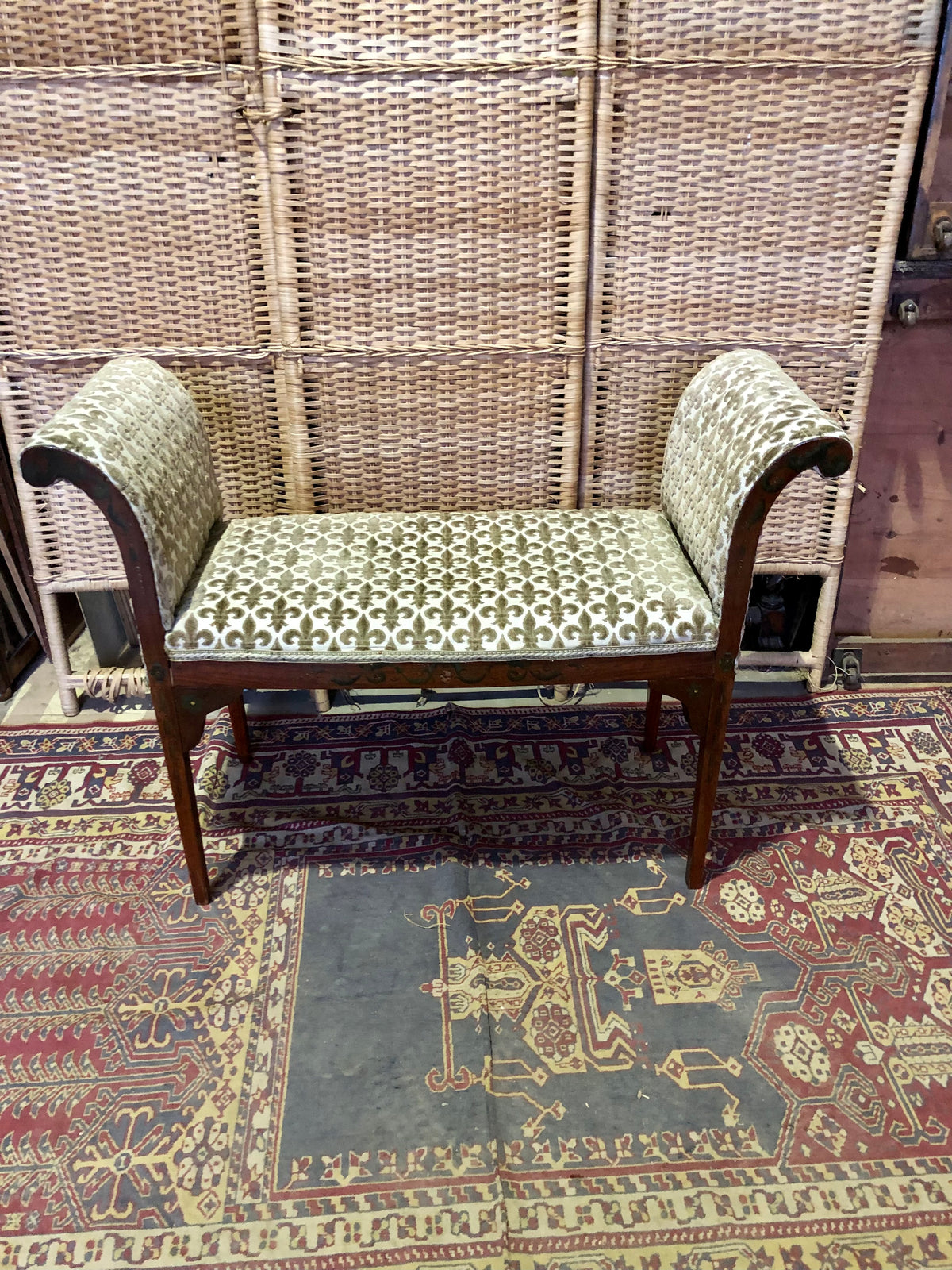 000485....Handsome Antique Mahogany Window Seat