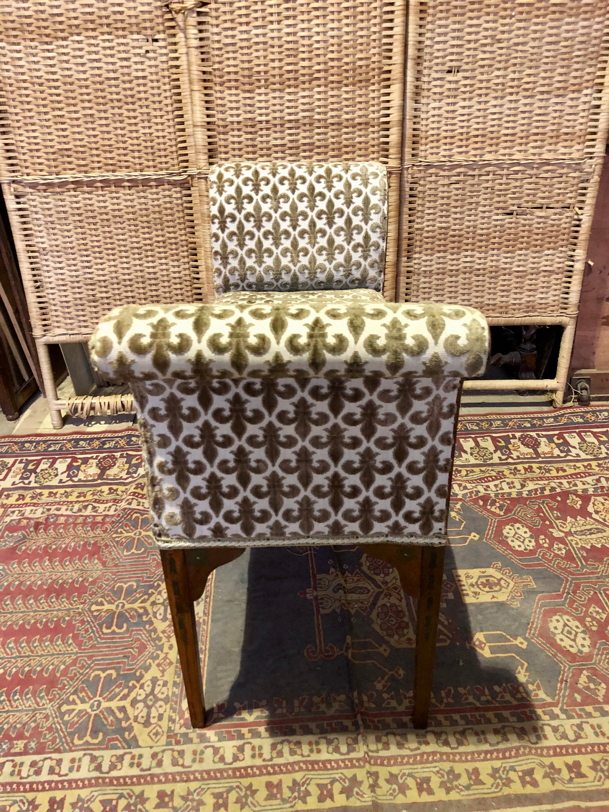 000485....Handsome Antique Mahogany Window Seat