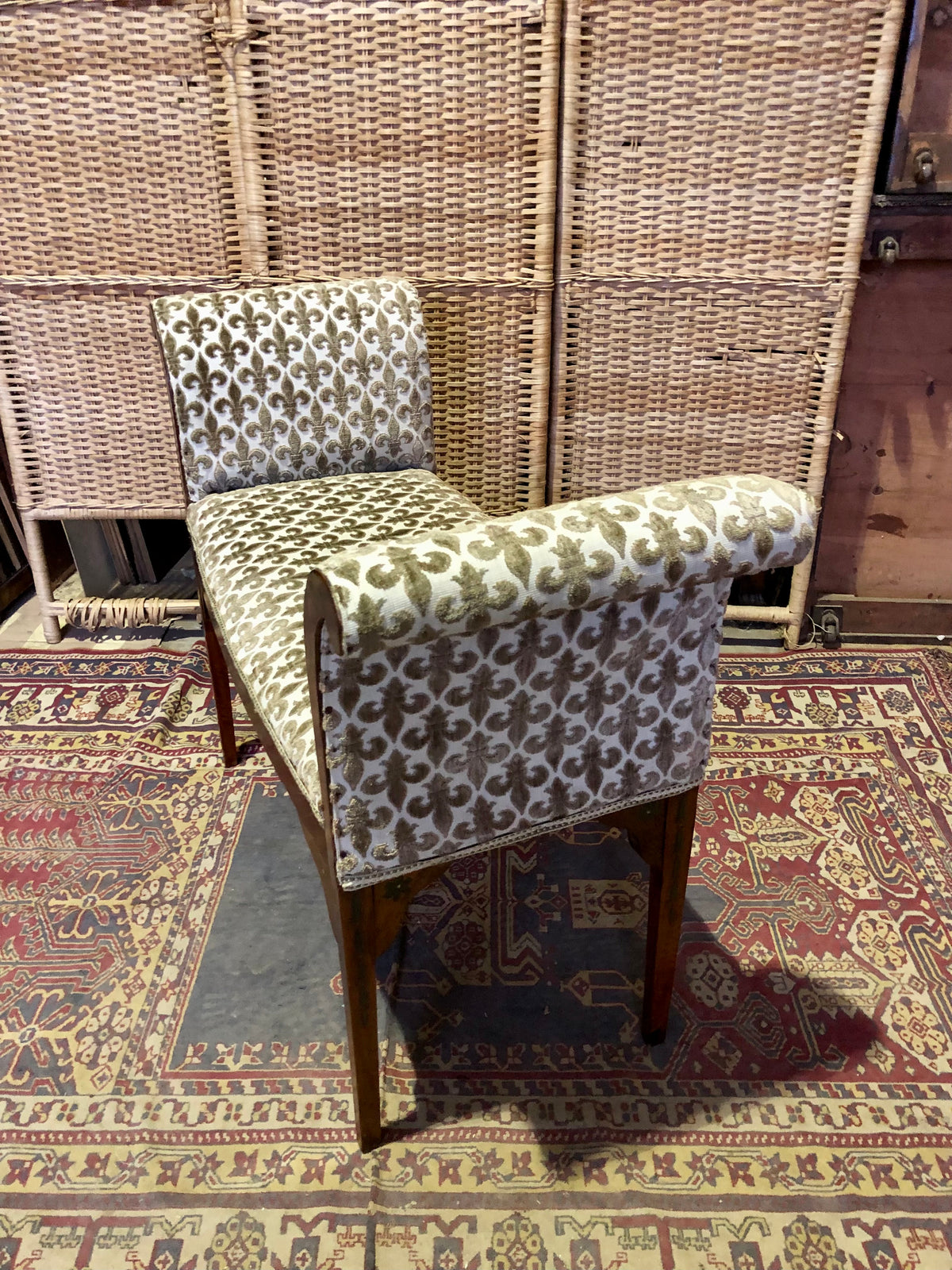 000485....Handsome Antique Mahogany Window Seat