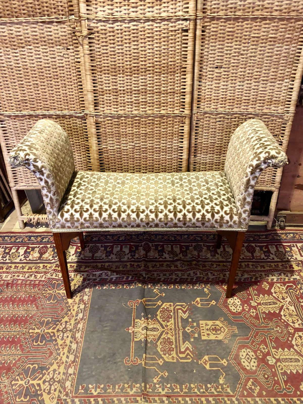 000485....Handsome Antique Mahogany Window Seat