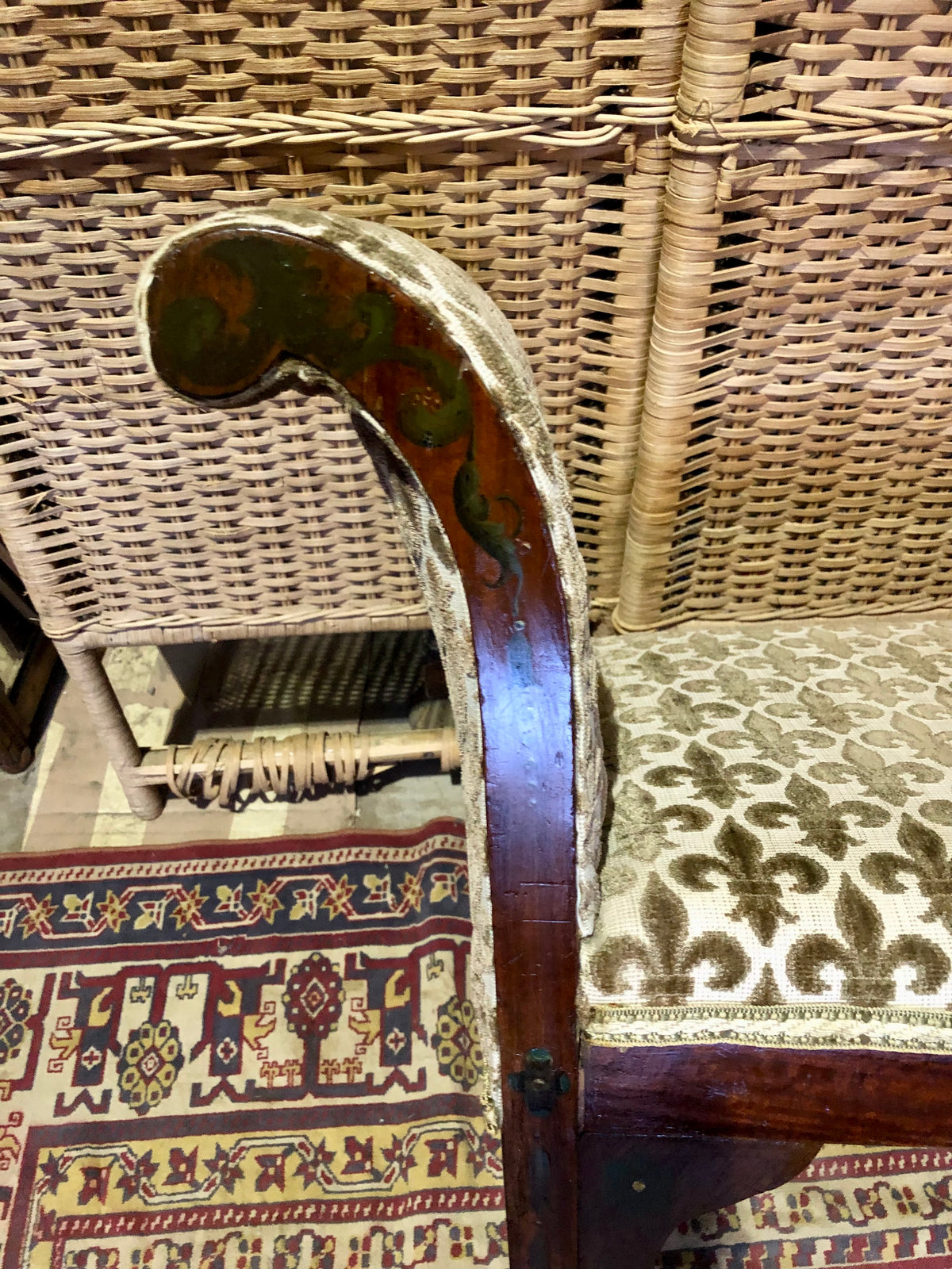 000485....Handsome Antique Mahogany Window Seat