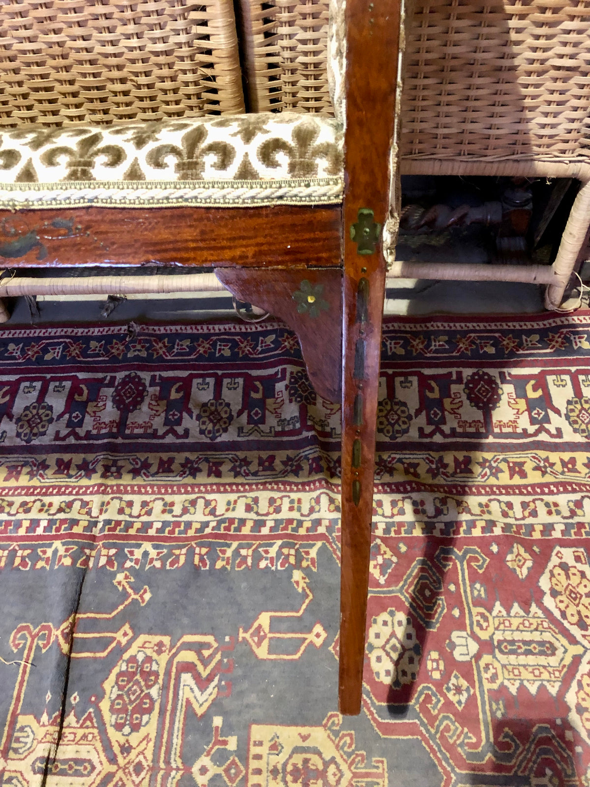 000485....Handsome Antique Mahogany Window Seat