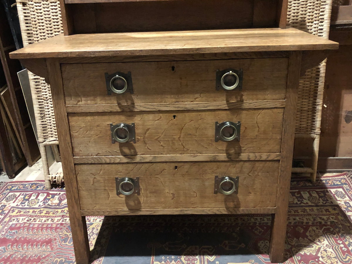 000484....Handsome Arts And Crafts Oak Dressing Table/Chest