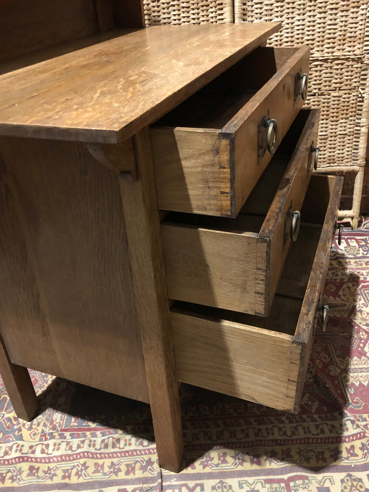 000484....Handsome Arts And Crafts Oak Dressing Table/Chest