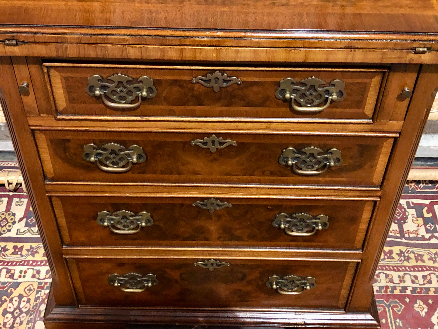 000595....Handsome Vintage Figured Walnut Chest Of Drawers/Small Chest