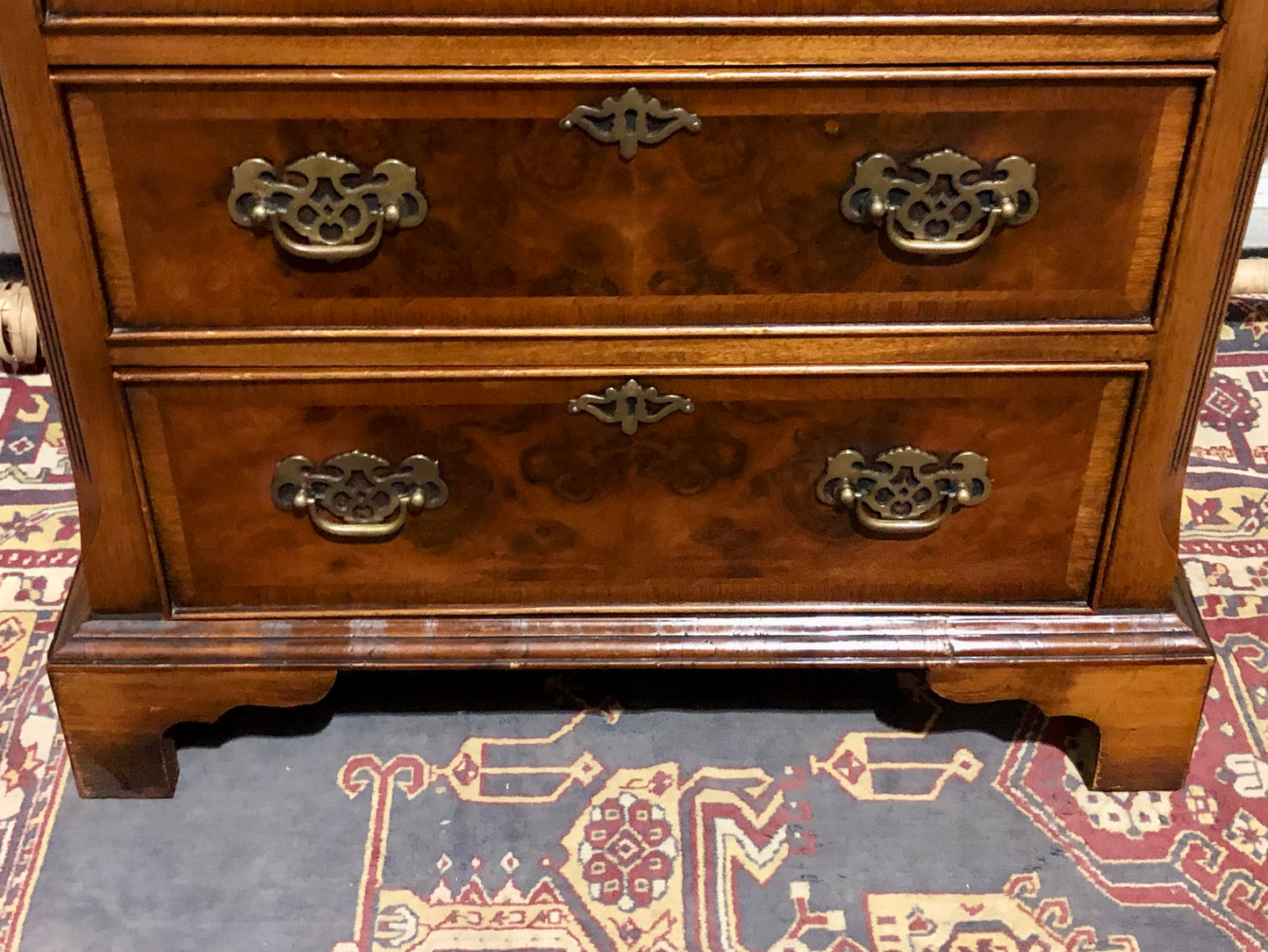 000595....Handsome Vintage Figured Walnut Chest Of Drawers/Small Chest