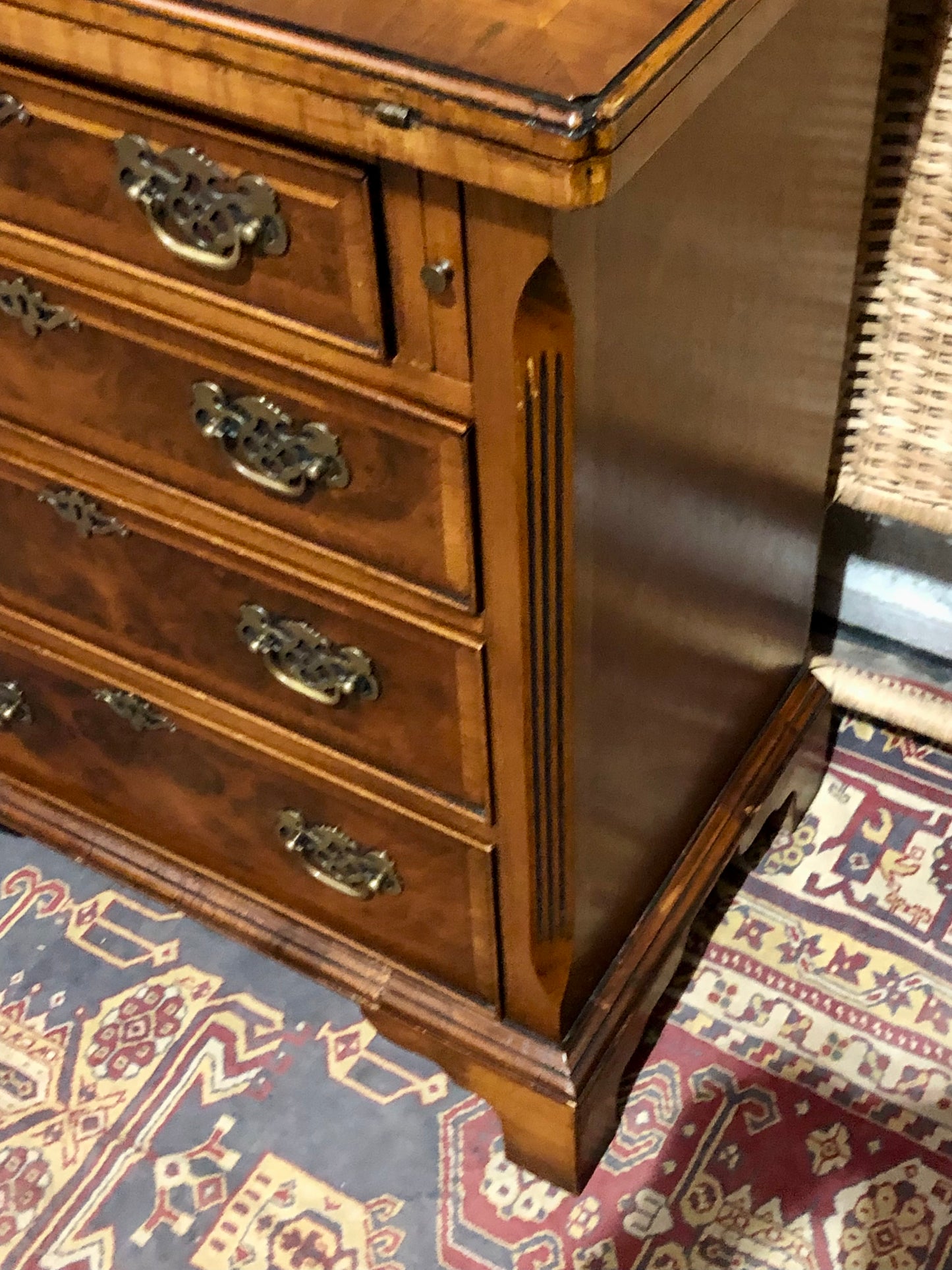 000595....Handsome Vintage Figured Walnut Chest Of Drawers/Small Chest