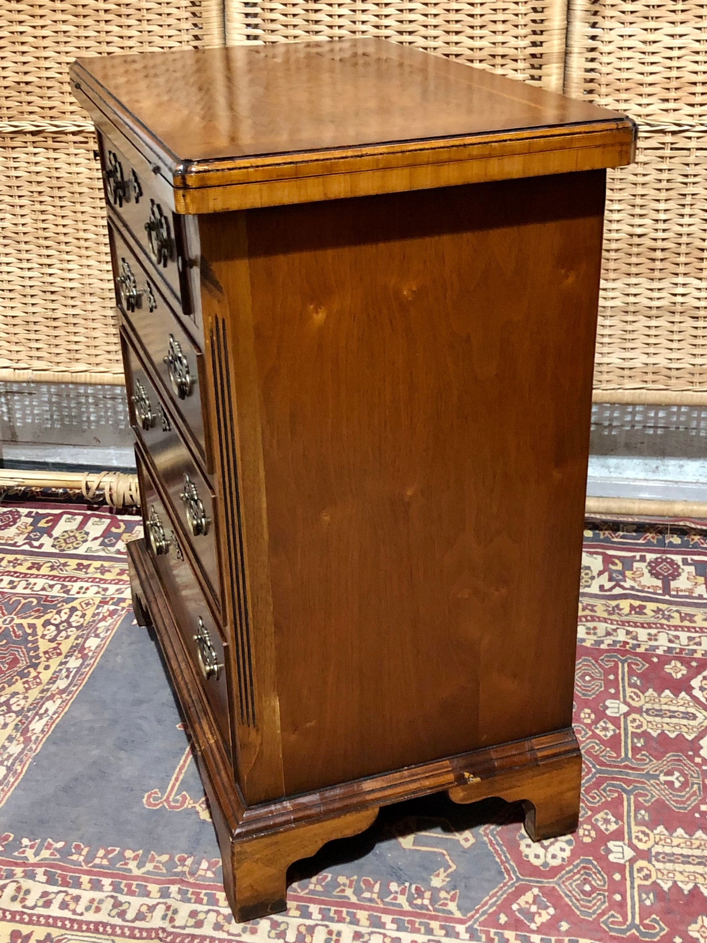 000595....Handsome Vintage Figured Walnut Chest Of Drawers/Small Chest