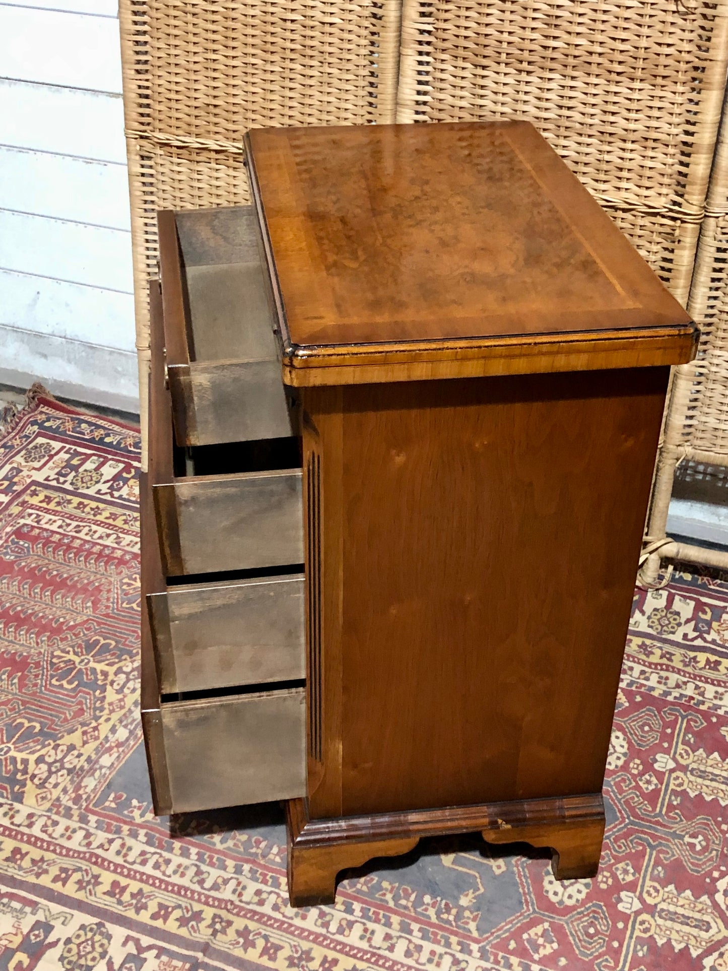 000595....Handsome Vintage Figured Walnut Chest Of Drawers/Small Chest