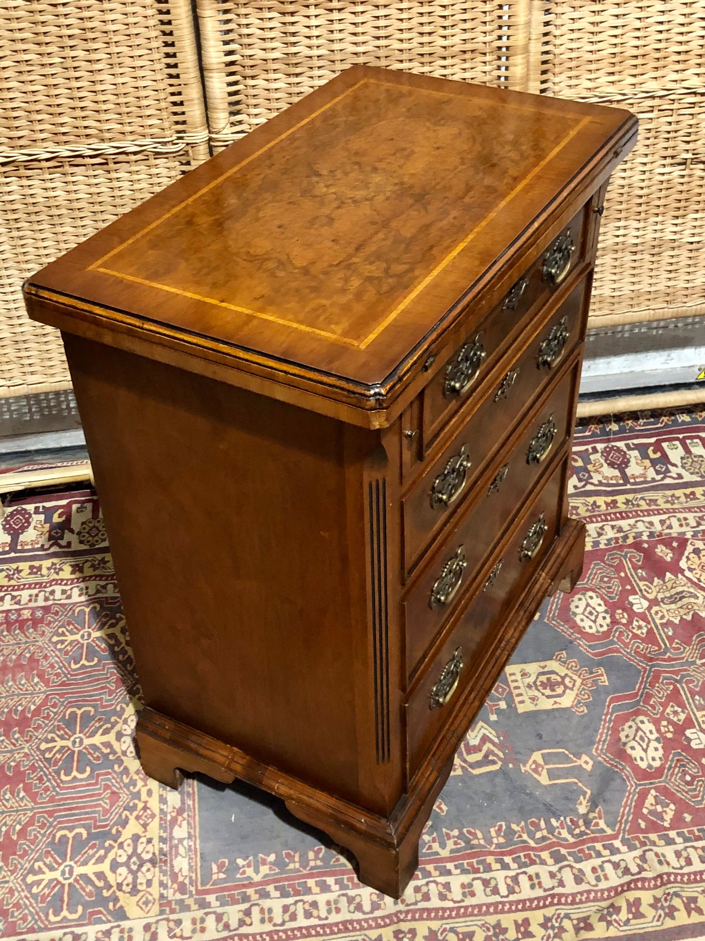 000595....Handsome Vintage Figured Walnut Chest Of Drawers/Small Chest