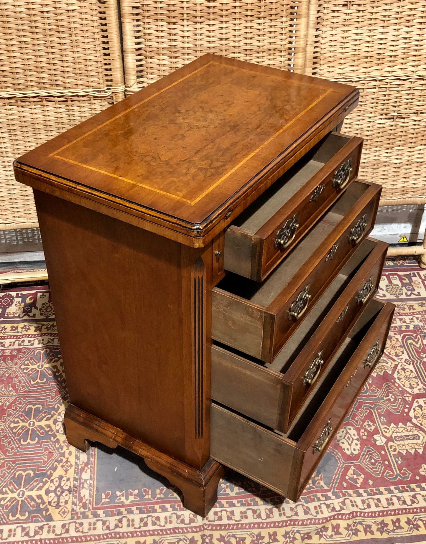 000595....Handsome Vintage Figured Walnut Chest Of Drawers/Small Chest