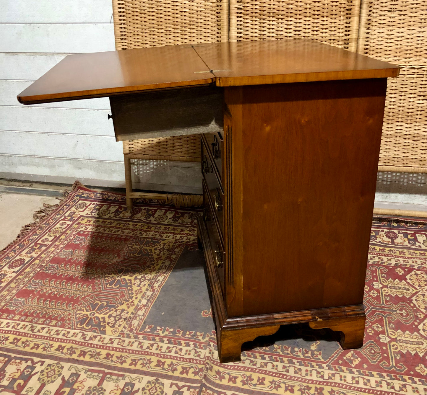 000595....Handsome Vintage Figured Walnut Chest Of Drawers/Small Chest