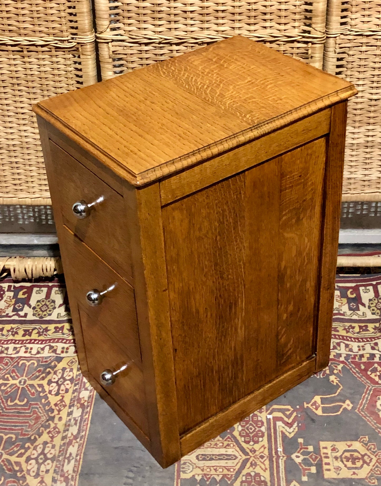 000578....Handsome Pair Of Solid Oak Art Deco Style Bedside Chests