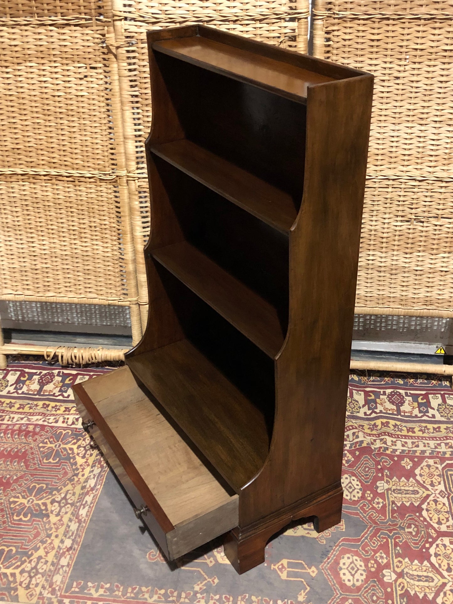 000574....Handsome Vintage Mahogany Bookcase