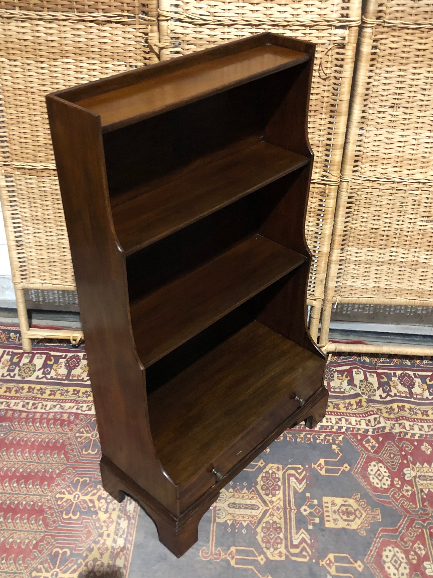 000574....Handsome Vintage Mahogany Bookcase