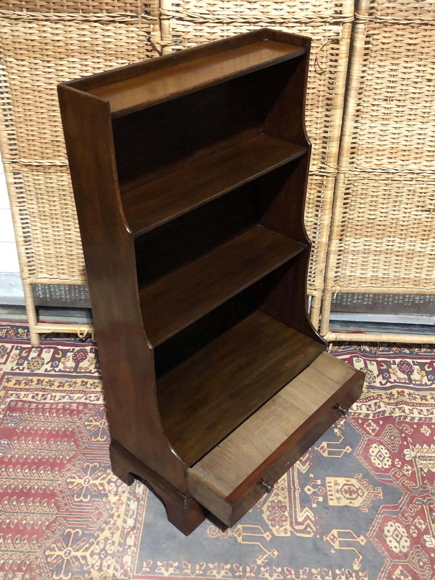 000574....Handsome Vintage Mahogany Bookcase