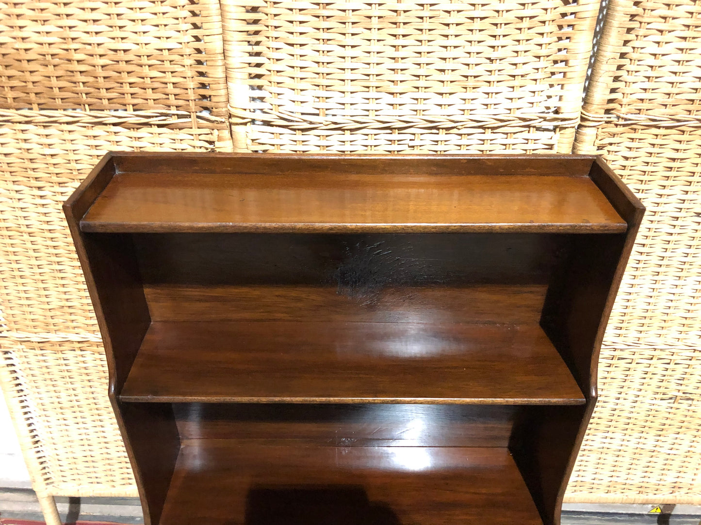 000574....Handsome Vintage Mahogany Bookcase