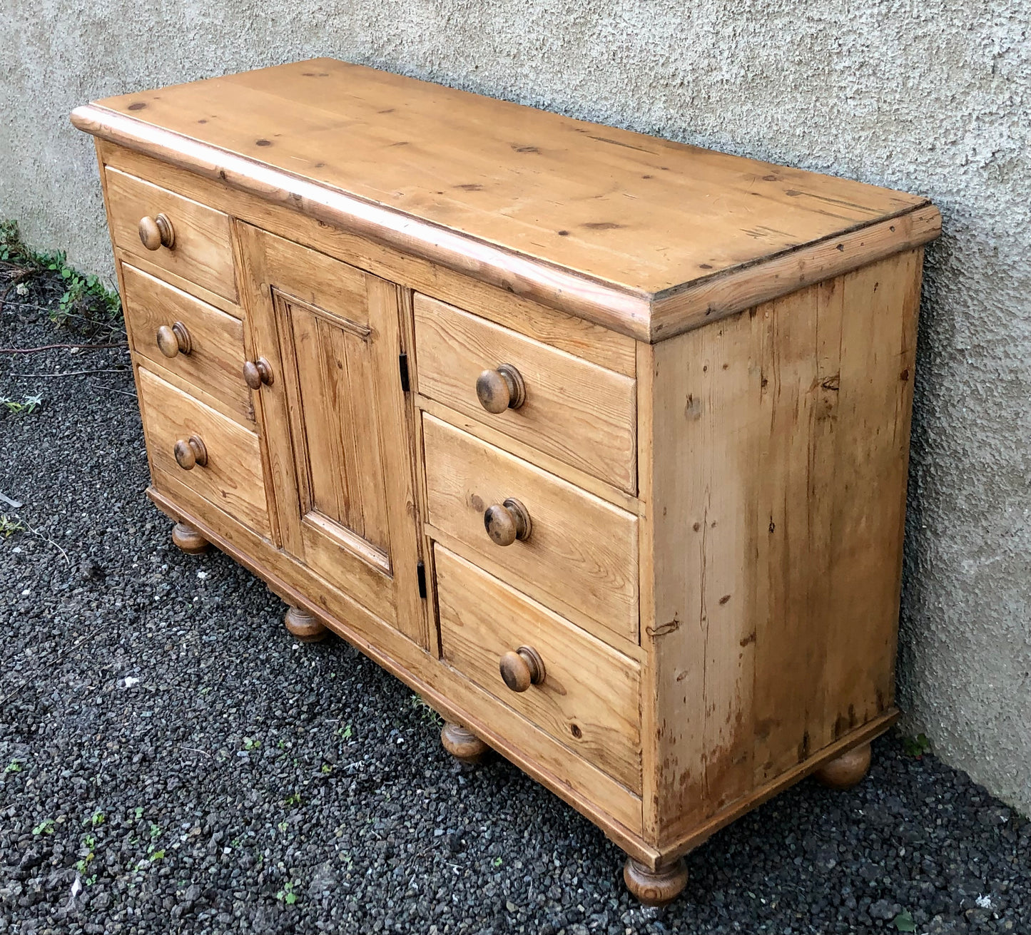 000572....Handsome Antique Pine Sideboard/Dresser Base