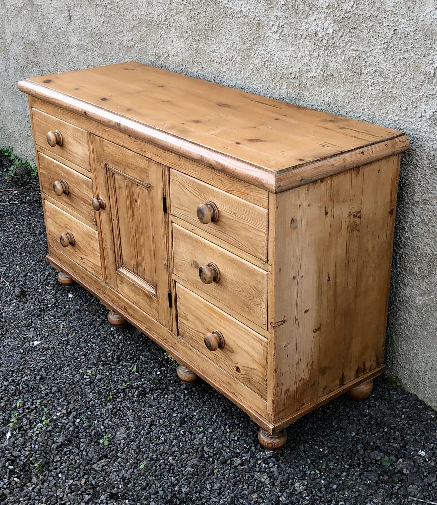 000572....Handsome Antique Pine Sideboard/Dresser Base