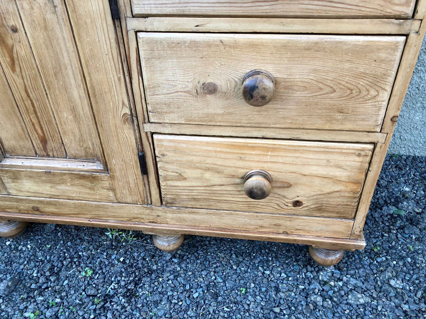 000572....Handsome Antique Pine Sideboard/Dresser Base