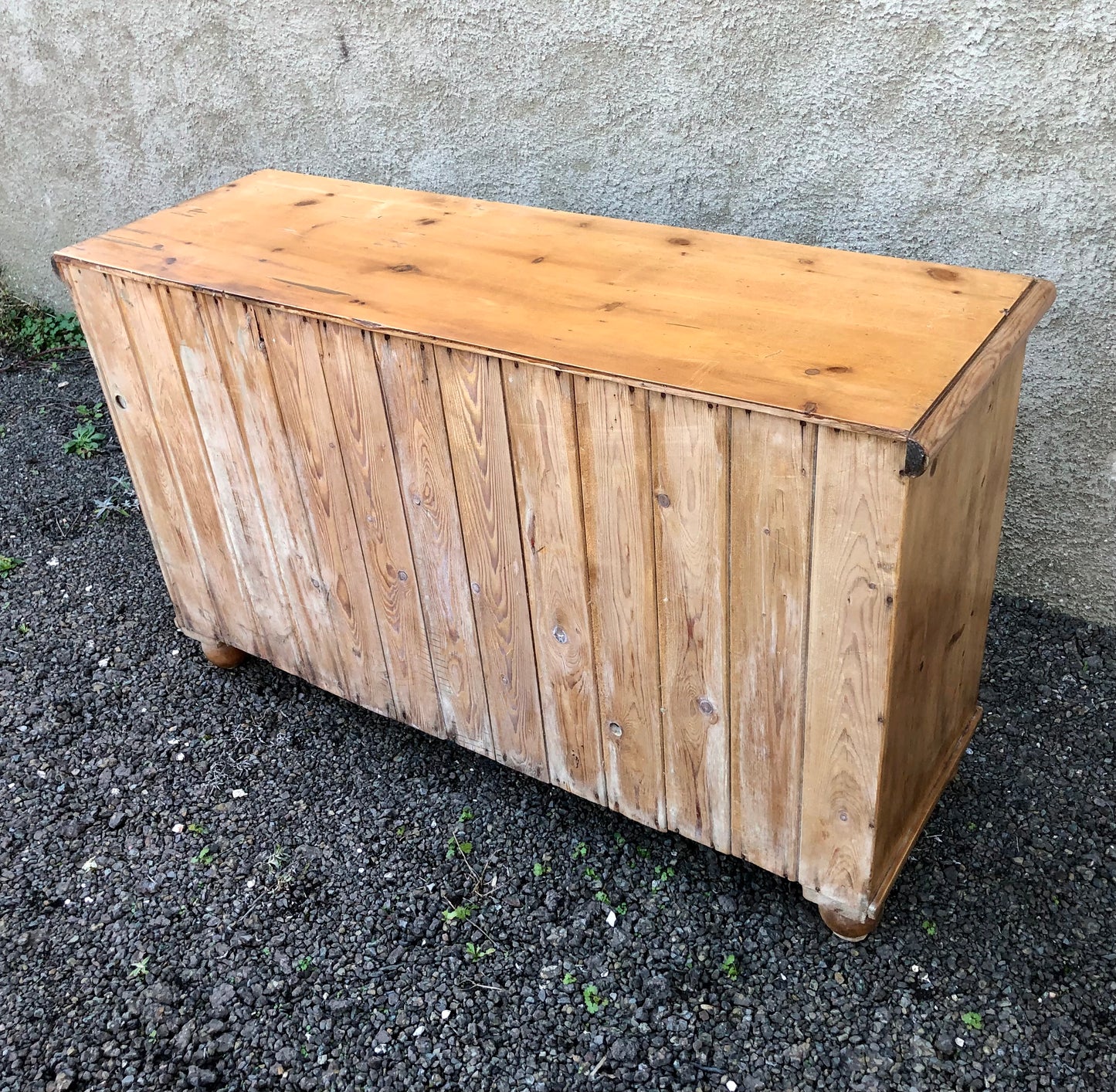 000572....Handsome Antique Pine Sideboard/Dresser Base